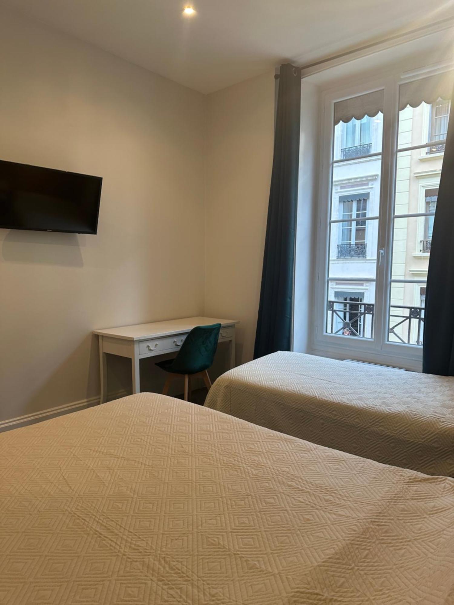 Hotel Azur Lyon Exteriör bild